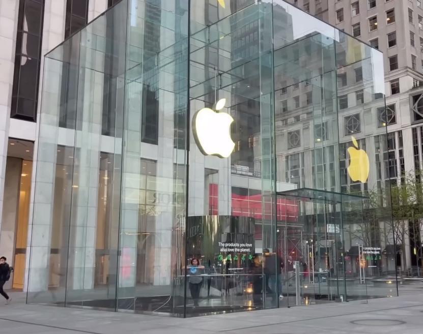 Магазин Apple в Нью-Йорке