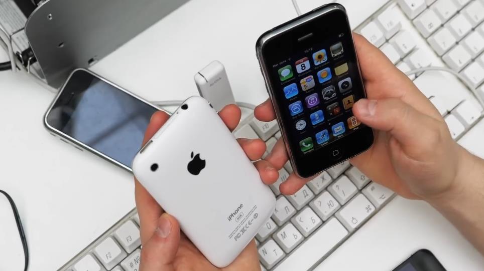 Белый iPhone 3G